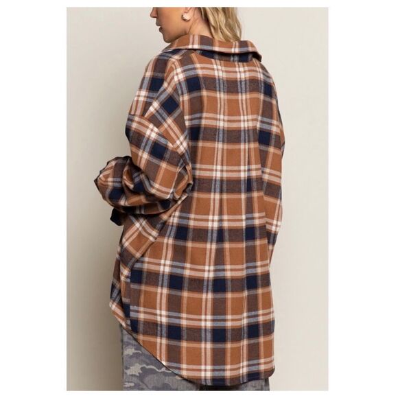 𝅺pol Plaid Soft Shirt Featuring relaxed fit and half overlay front with collar - Picture 7 of 9